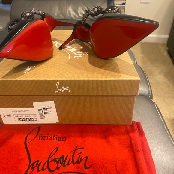 Christina Louboutin Miss Goldora - Picture 5 of 5